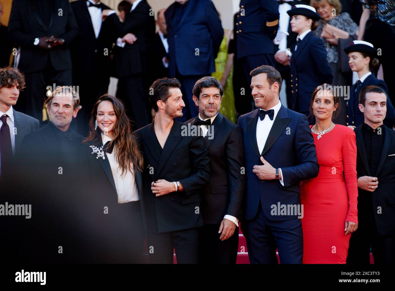 CANNES, FRANCIA - 22 MAGGIO: Pierfrancesco Favino, Pierre Niney, Anaids Demoustier partecipano al tappeto de il Conte di Montecristo al Festival de Foto Stock