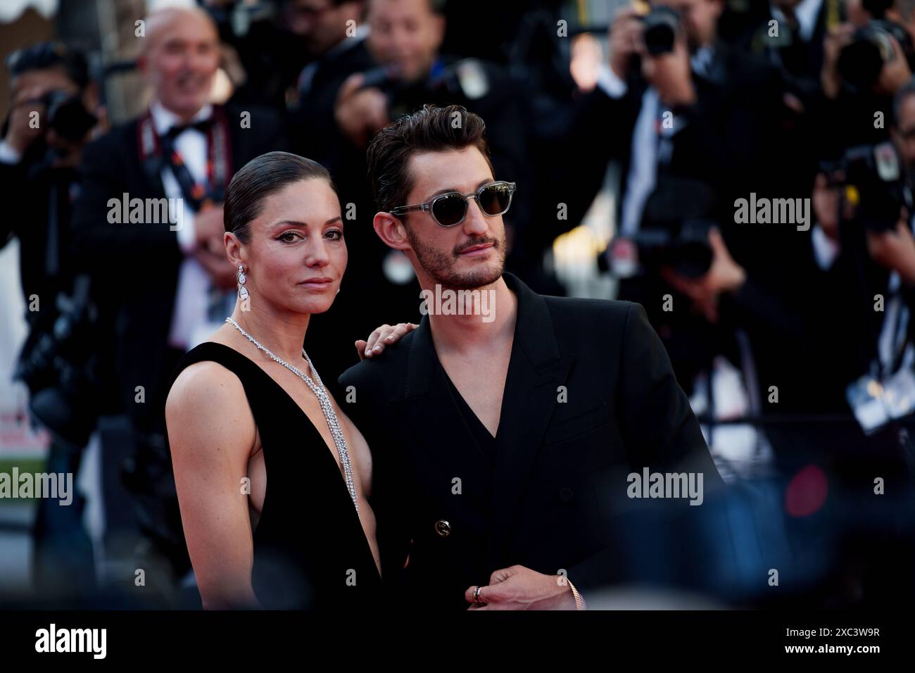 CANNES, FRANCIA - 22 MAGGIO: Pierfrancesco Favino, Pierre Niney, Anaids Demoustier partecipano al tappeto de il Conte di Montecristo al Festival de Foto Stock