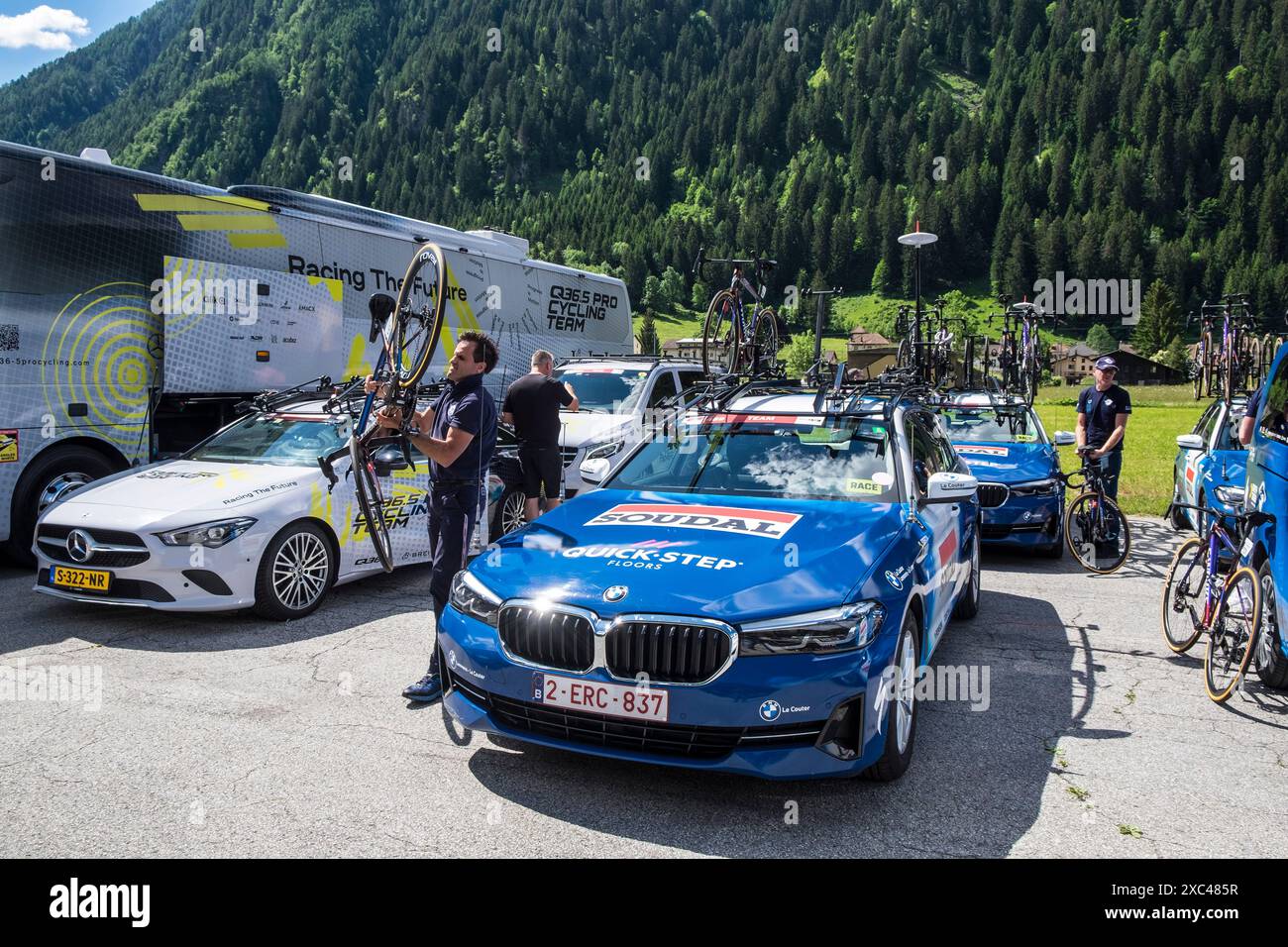 Svizzera, Canton Ticino, Tour de Suisse 2024, Ambrì, Team Soudal Quick-Step Foto Stock