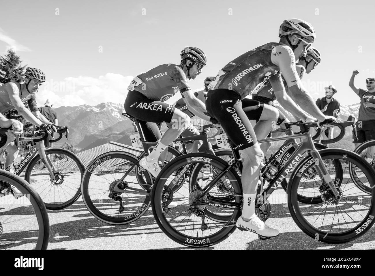 Svizzera, Canton Ticino, Tour de Suisse 2024, Carì, Anthony Delaplace e Nans Peters Foto Stock