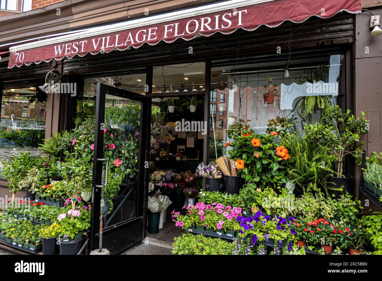 Fiorista West Village su Greenwich Avenue, Greenwich Village, New York City, New York, Stati Uniti Foto Stock