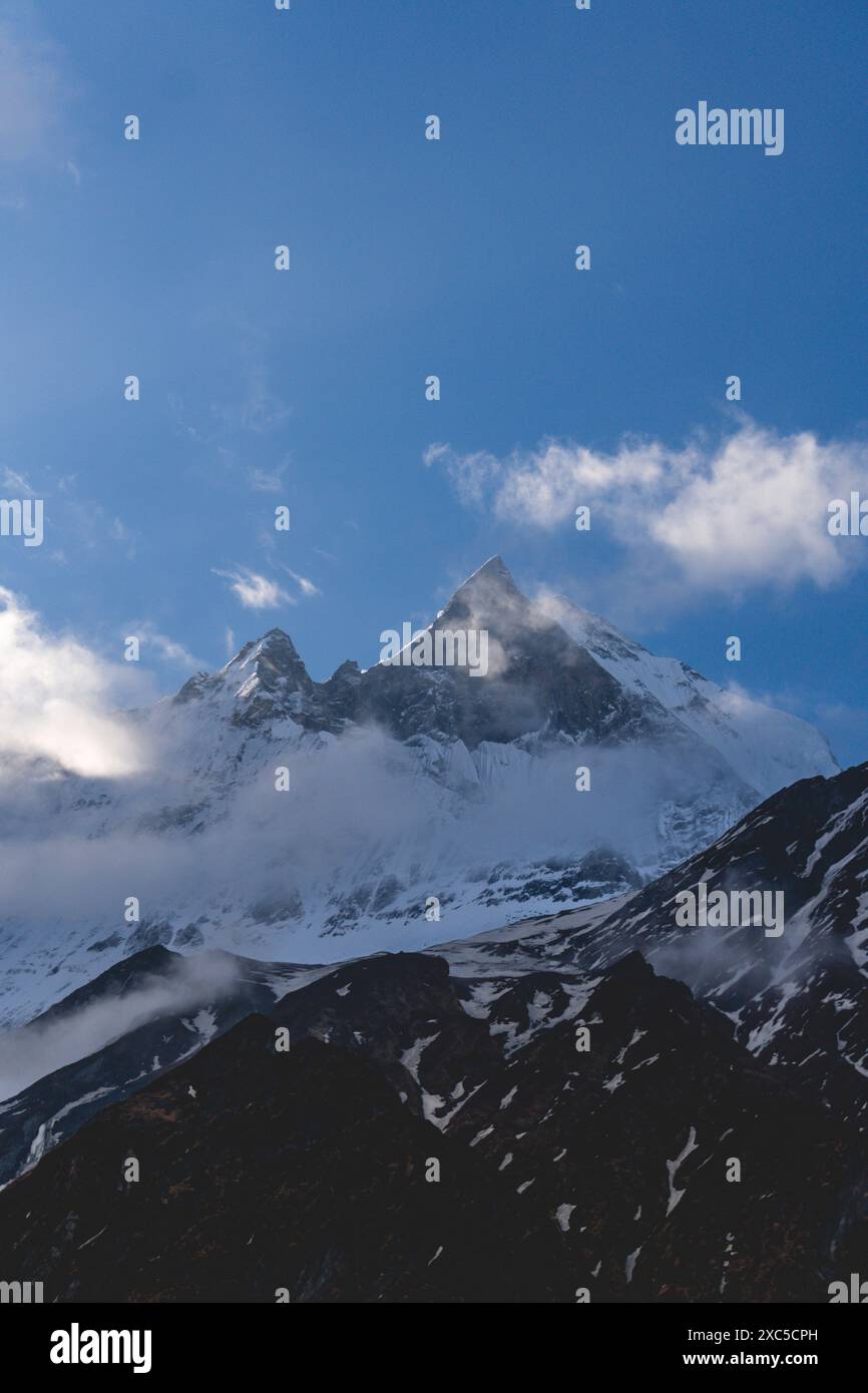 Montagna in Nepal, campo base dell'Annapurna, montagna Machapuchare, Annapurna Trekking, viaggi in Nepal, la bellezza del Nepal Foto Stock