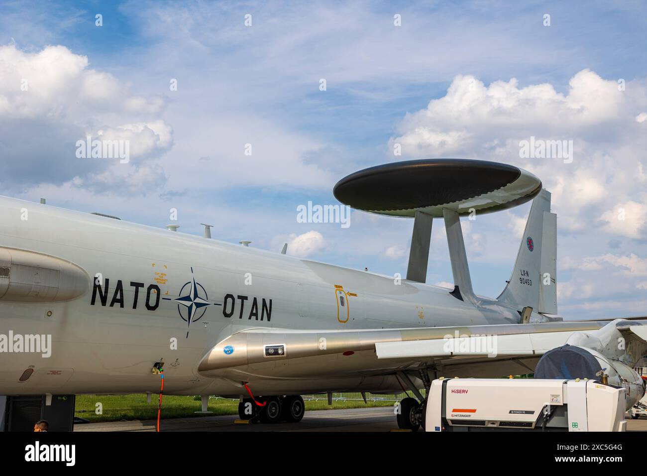 Internationale Luft- und Raumfahrtausstellung ILA - Verteidigungstechnik e-3 AWACSAirborne Early Warning and Control System - Flugzeuge der NATO auf Basis einer Boeing 707. Schönefeld Selchow Brandenburg Deutschland *** esposizione aerospaziale Internazionale tecnologia di difesa ILA e 3 AWACSAirborne Early Warning and Control System aeromobili NATO basati su un Boeing 707 Schönefeld Selchow Brandenburg Germania 20240607-6V2A9552 Foto Stock
