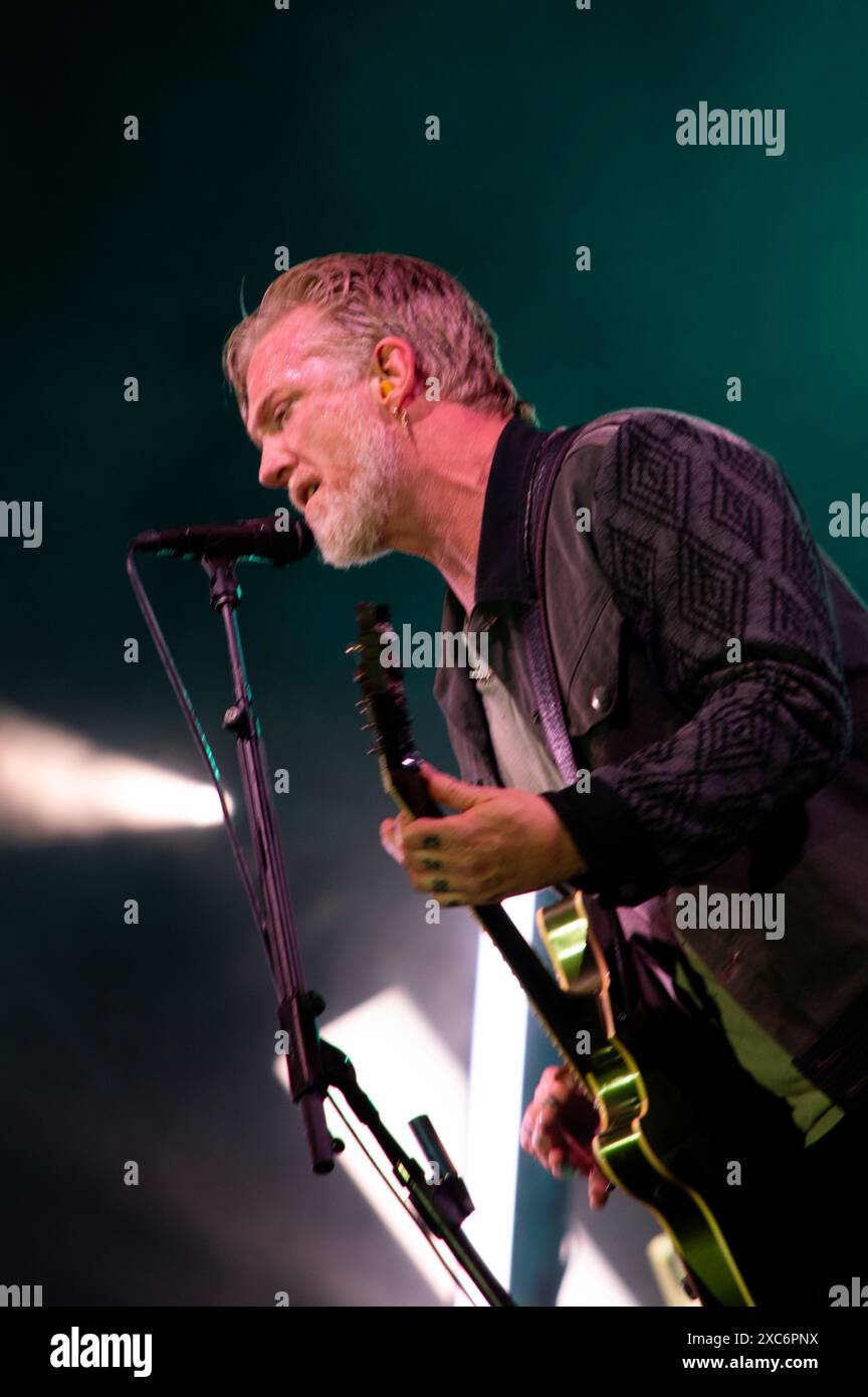 Donington, Regno Unito. 13 giugno 2024. Queens of the Stone Age è il protagonista del primo giorno del Download Festival. Cristina Massei/Alamy notizie in diretta Foto Stock