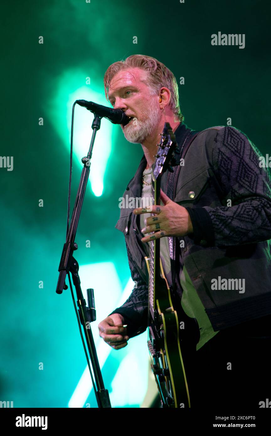 Donington, Regno Unito. 13 giugno 2024. Queens of the Stone Age è il protagonista del primo giorno del Download Festival. Cristina Massei/Alamy notizie in diretta Foto Stock