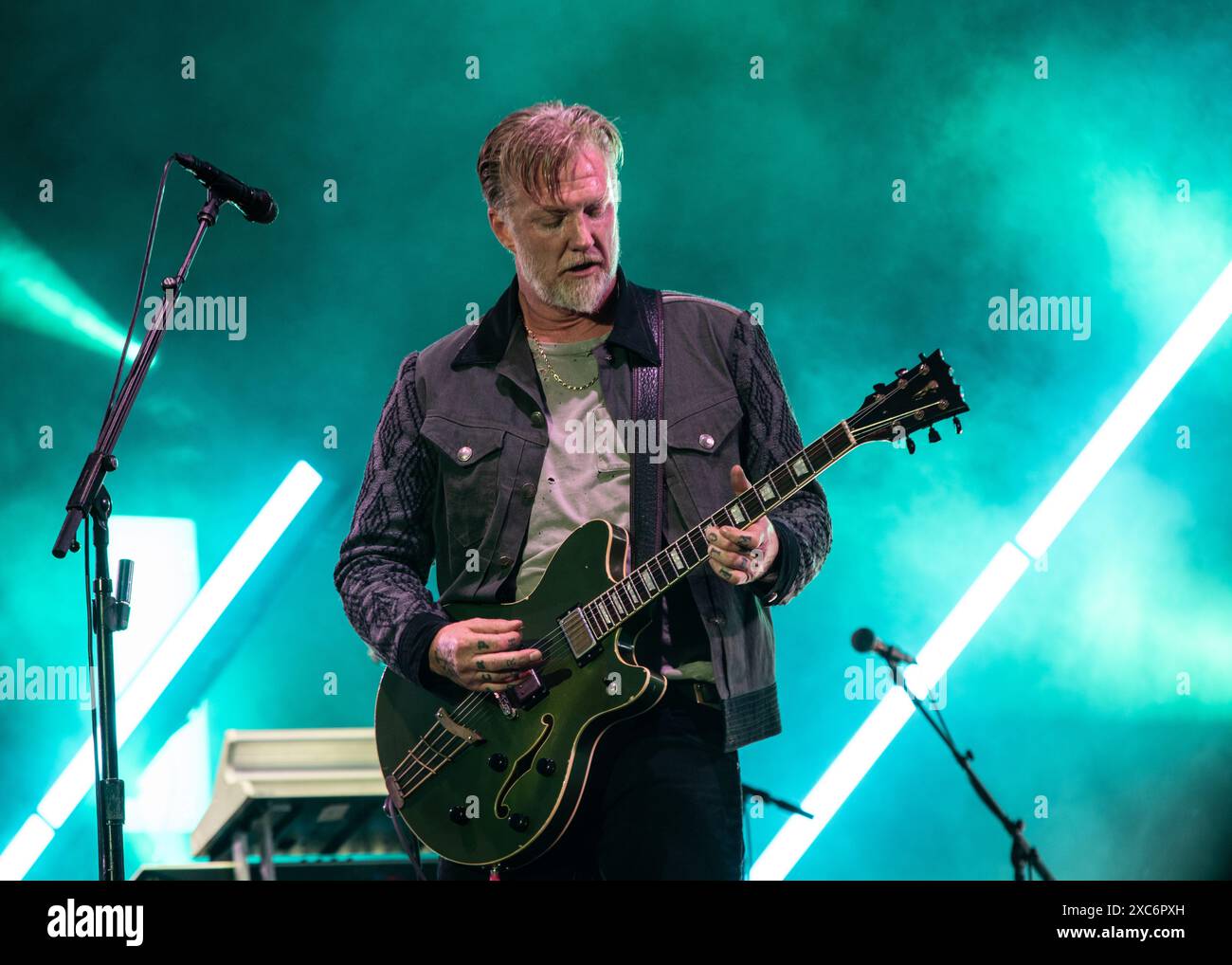 Donington, Regno Unito. 13 giugno 2024. Queens of the Stone Age è il protagonista del primo giorno del Download Festival. Cristina Massei/Alamy notizie in diretta Foto Stock