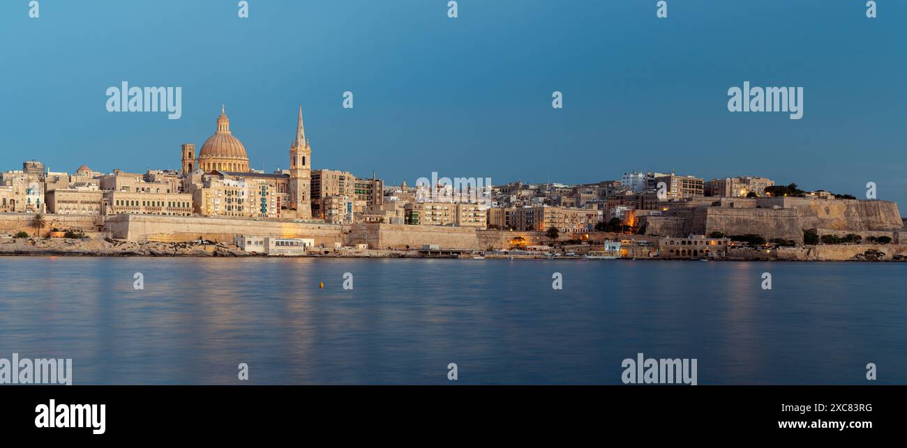 La Valletta, Malta - Vista panoramica aerea di la Valletta con la chiesa del Monte Carmelo, San Paul e St. Cattedrale di Giovanni. Foto Stock