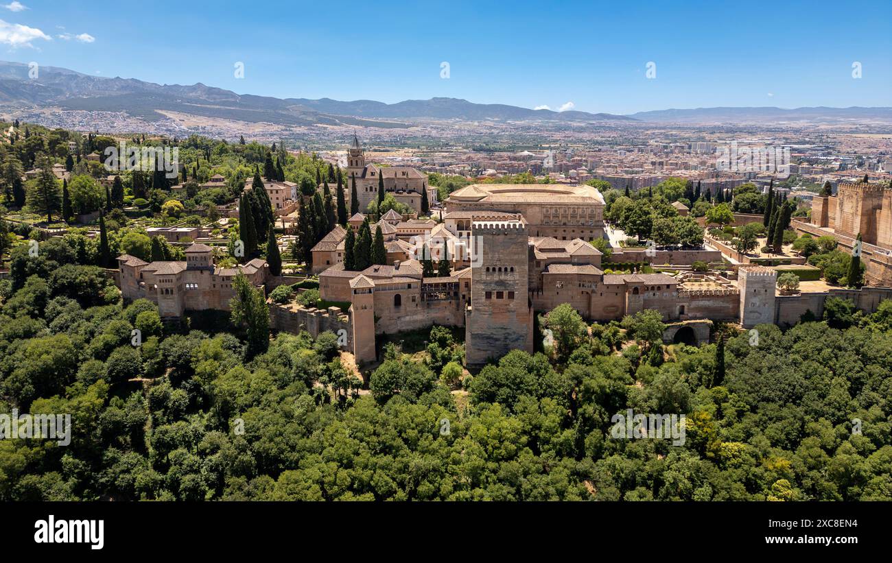 Vista aerea della splendida Alhambra di Granada, Andalusia, Spagna. Foto Stock