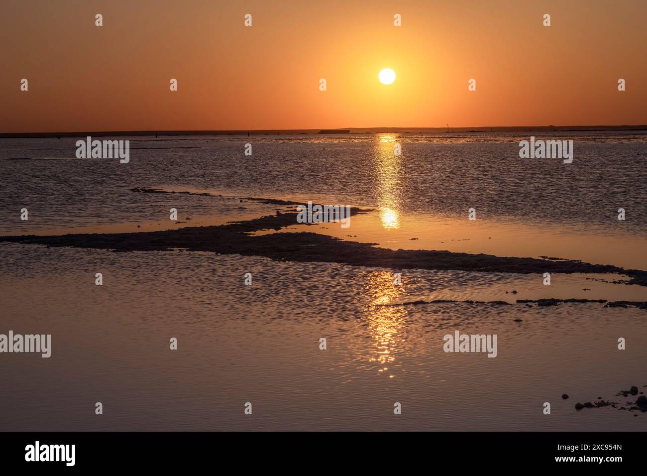 Alba sul lago salato Baskunchak. Regione di Astrakhan, Russia Foto Stock