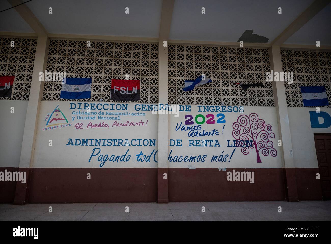 Edificio del governo locale della FSLN, Leon, Nicaragua Foto Stock