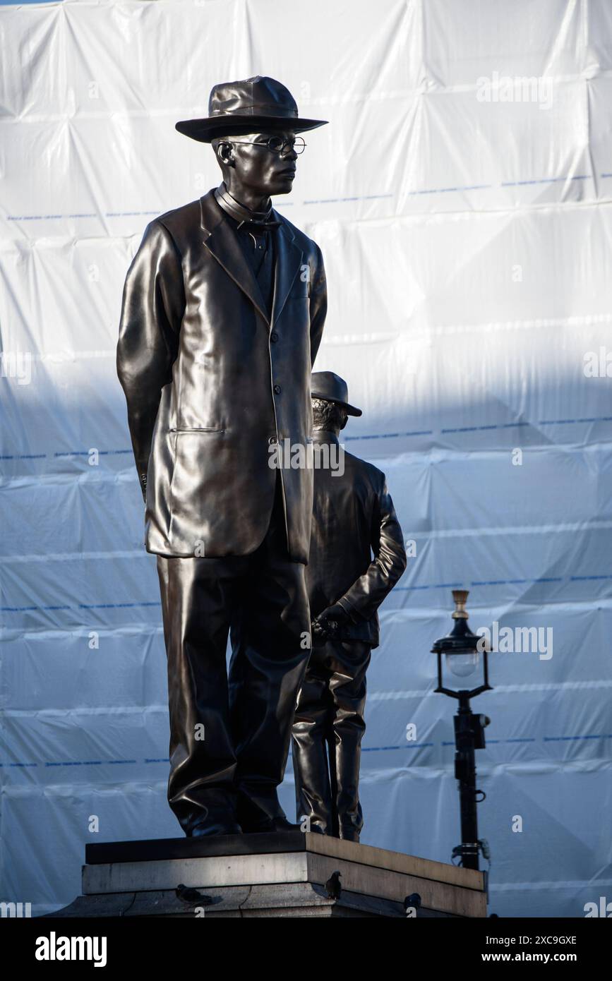 Londra, Inghilterra, Regno Unito. "Antelope" di Samson Kambalu esposta sul quarto Plinth in Trafalgar Square (2022-24) Statua del predicatore battista e pan-Afri Foto Stock