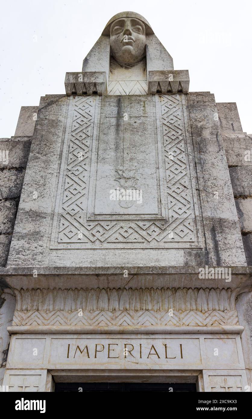 Tomba di Guglielmo Imperiali a Milano Cimitero Monumentale Foto Stock