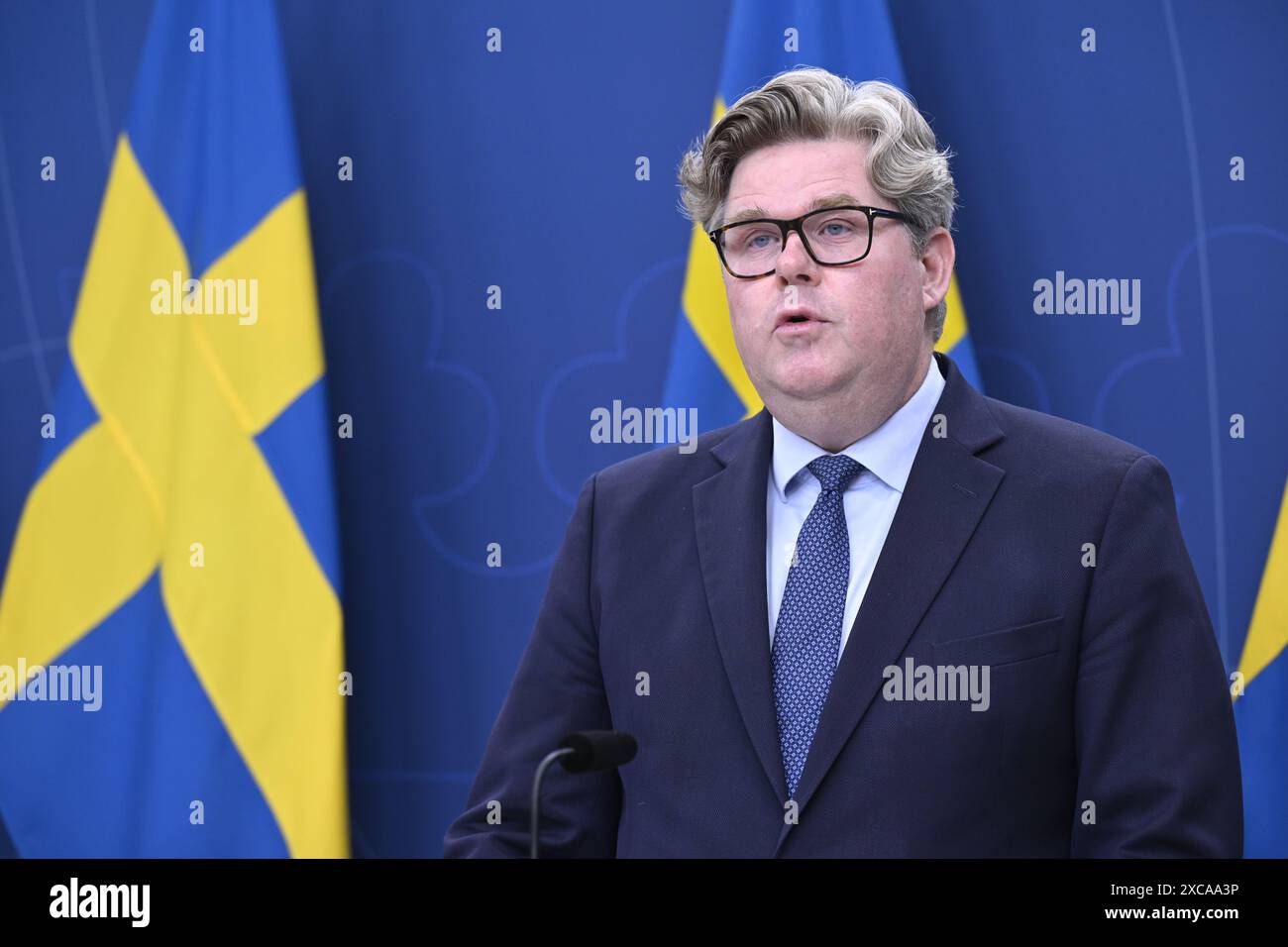 Stoccolma, Svezia. 15 giugno 2024. Il ministro della giustizia svedese Gunnar Strömmer tiene una conferenza stampa perché Johan Floderus e Saeed Azizi, imprigionati in Iran, sono ora a casa in Svezia dopo uno scambio contro il criminale anti-traffico Hamid Noury. Stoccolma, Svezia 15 giugno 2024 foto: Jessica Gow/TT/codice 10070 credito: TT News Agency/Alamy Live News Foto Stock