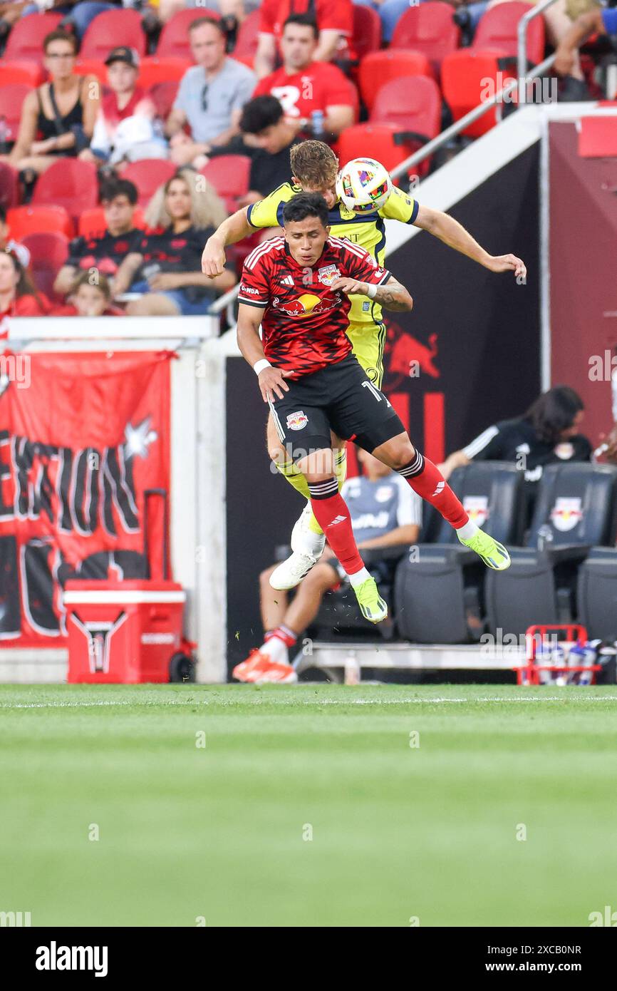 Harrison, Stati Uniti. 15 giugno 2024. New York Red Bulls match contro il Nashville of Major League Soccer alla Red Bull Arena di Harrison, New Jersey il 15 giugno 2024 Credit: Brazil Photo Press/Alamy Live News Foto Stock
