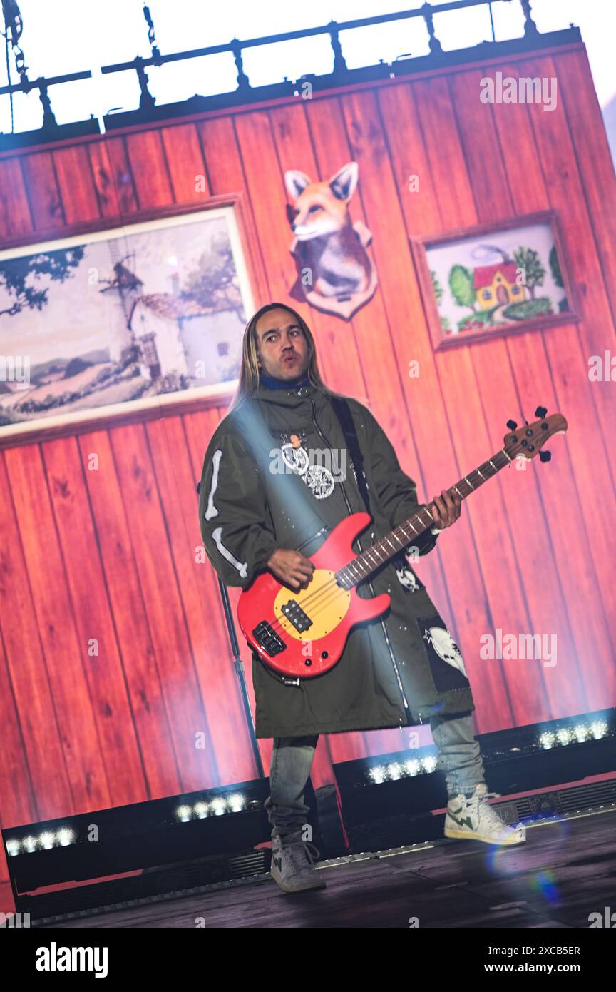 Donington, Regno Unito. 15 giugno 2024. Fall Out Boy headline Main Stage sabato al Download Festival. Crediti: Cristina Massei/Alamy notizie in diretta Foto Stock