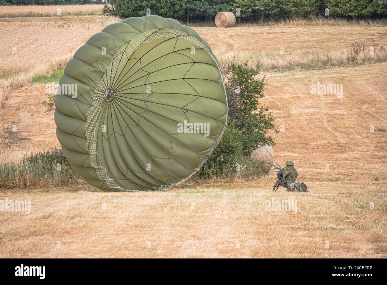 L'esercito tedesco della Bundeswehr con paracadutisti in Germania durante un'esercitazione NATO Foto Stock