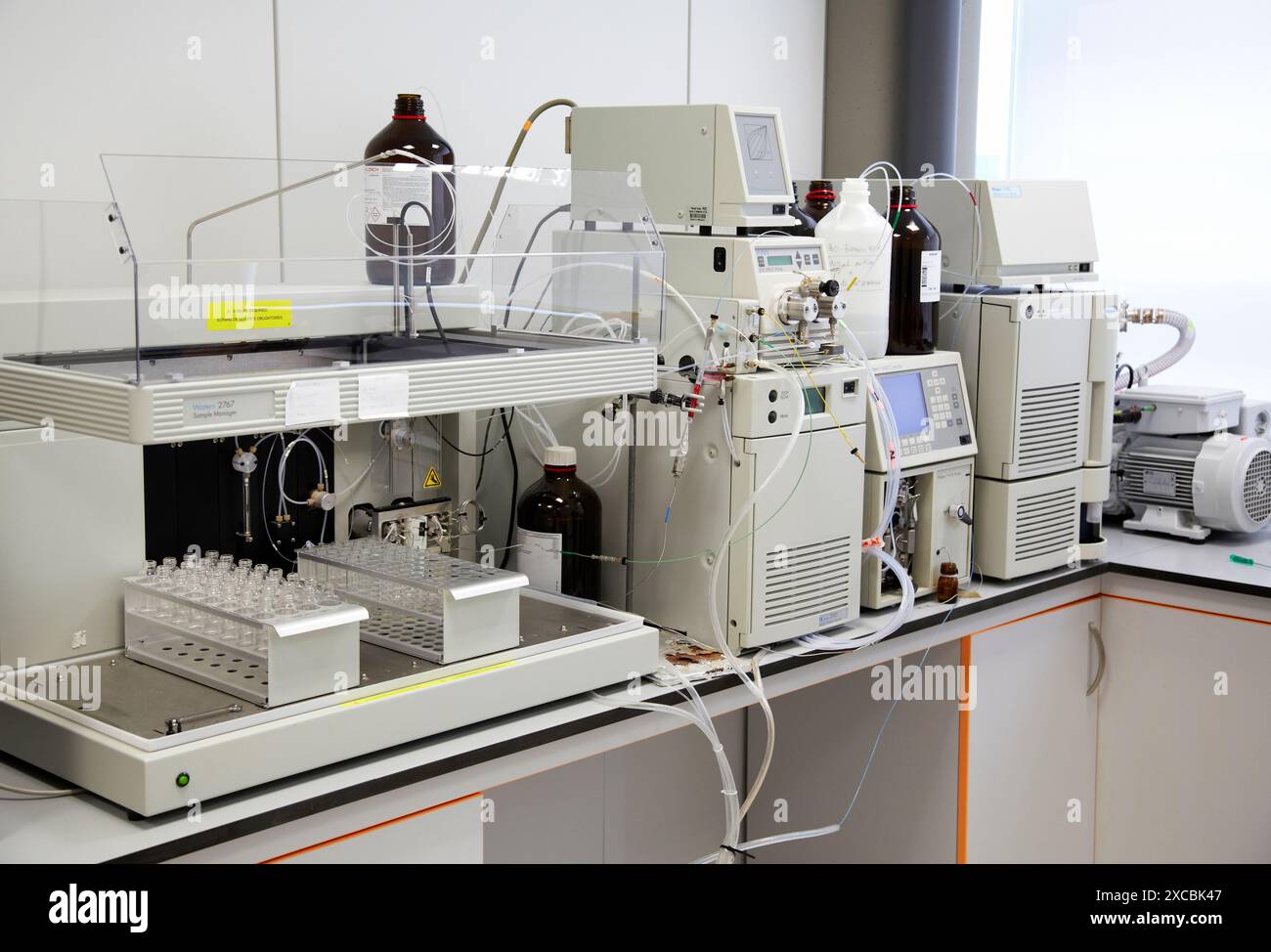 HPLC-MS High Performance Liquid Chromatography-Mass Spectrometry, Analysis Lab, Research Laboratory, R&D+i, progettazione e sintesi di nuovi prodotti chimici Foto Stock