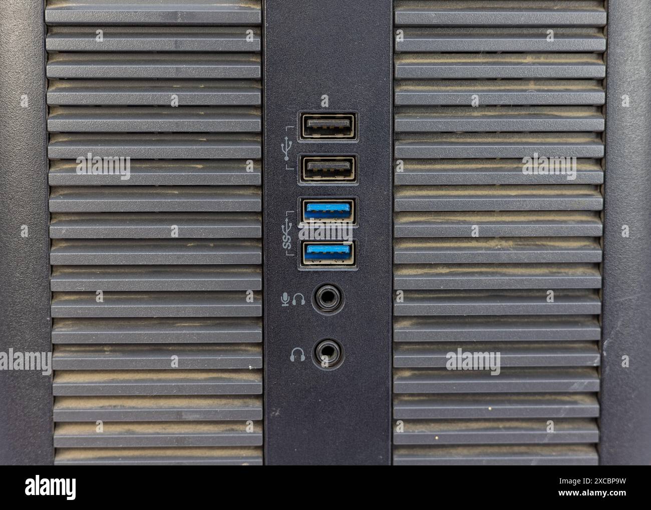 Case per computer pannello anteriore con porte USB e audio Foto Stock