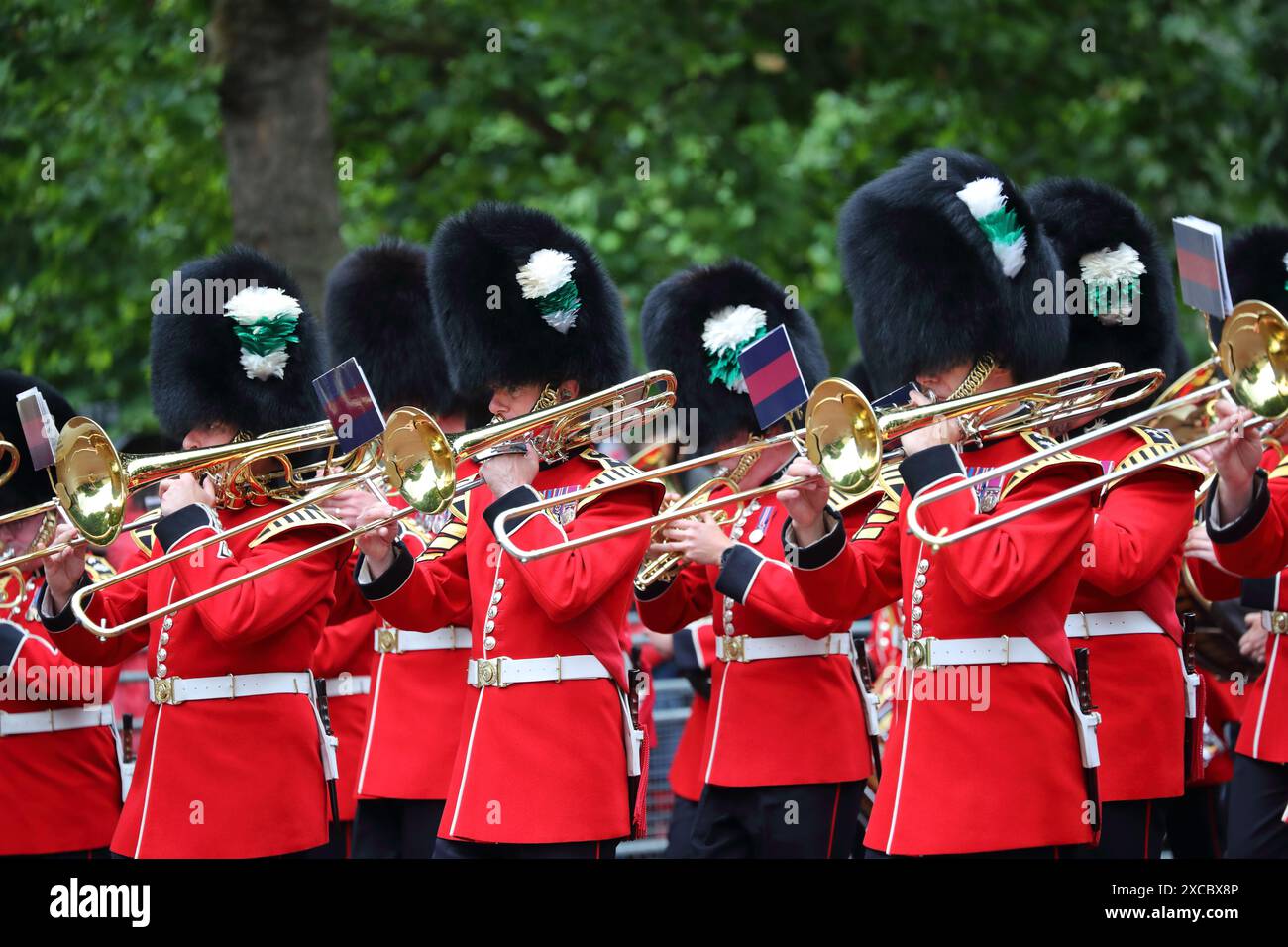 Londra, Regno Unito, 15 giugno 2024. Trooping del colore. Nel mese di giugno di ogni anno Trooping the Colour, noto anche come "The King's Birthday Parade", si svolge sulla Horse Guards Parade a Londra. Con sua Maestà il Re che prende il saluto Trooping the Colour è il momento culminante del calendario cerimoniale con oltre 1400 ufficiali e uomini, duecento cavalli e le bande marcianti della Household Division in parata. Foto Stock