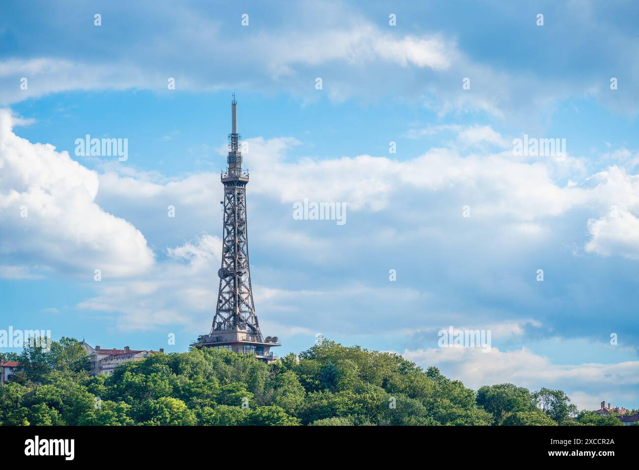Famosa torre metallica sul colle Fourvière costruita nel XIX secolo, Lione, Francia Foto Stock