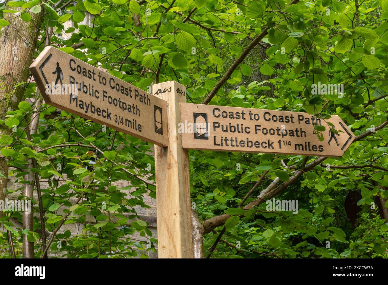 Segnaletica Coast to Coast nella campagna dello Yorkshire vicino a Maybeck e Littlebeck, North York Moors National Park, Inghilterra, Regno Unito Foto Stock