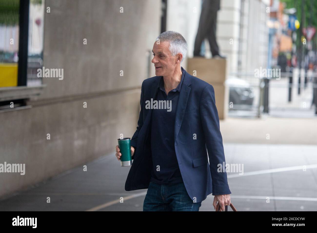 16 giugno 2024, Londra, Inghilterra, Regno Unito: Il direttore generale della BBC TIM DAVIE viene visto fuori New Broadcasting House. (Credit Image: © Tayfun Salci/ZUMA Press Wire) SOLO PER USO EDITORIALE! Non per USO commerciale! Foto Stock