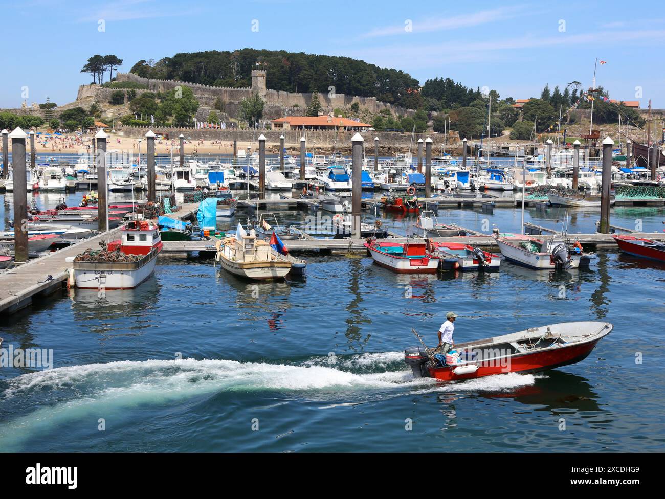 Il Castello di Monterreal e Marina, Baiona, Pontevedra, Galizia, Spagna. Foto Stock