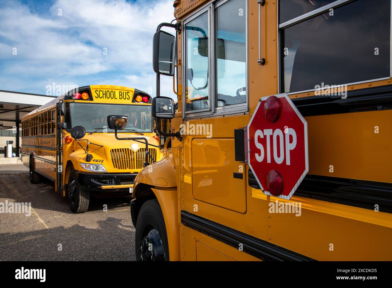 St. Paul, Minnesota. Scuolabus con il segnale di stop sul lato. Foto Stock