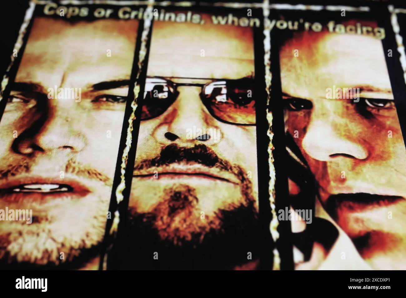 Viersen, Germania - 9 maggio. 2024: Dettaglio del poster artistico del cinema tratto dal film The Departed con Jack Nicholson, Leonardo DiCaprio, Matt Damon del 2006 Foto Stock