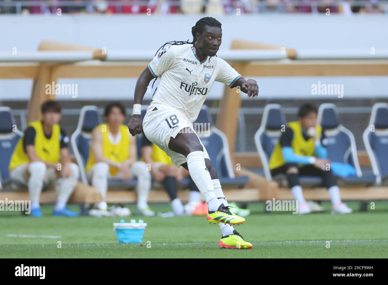 Japan National Stadium, Tokyo, Giappone. 16 giugno 2024. Bafetimbi Gomis (frontale), 16 GIUGNO 2024 - calcio: 2024 J1 partita di campionato tra Vissel Kobe - Kawasaki frontale al Japan National Stadium, Tokyo, Giappone. Crediti: YUTAKA/AFLO SPORT/Alamy Live News Foto Stock