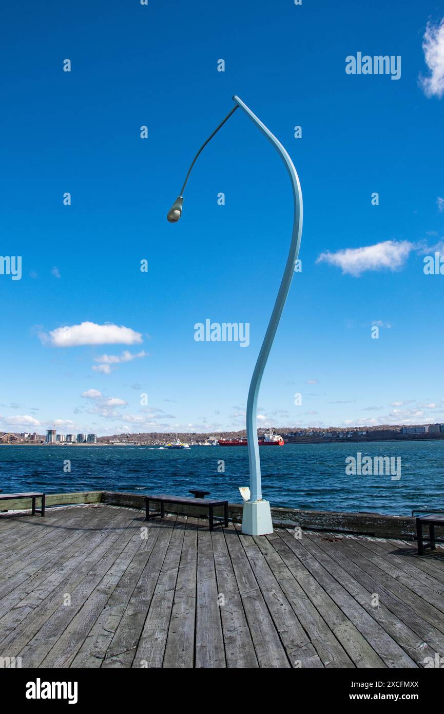 Scultura di lampioni ubriachi al South Battery Pier sul lungomare di Halifax, nuova Scozia, Canada Foto Stock