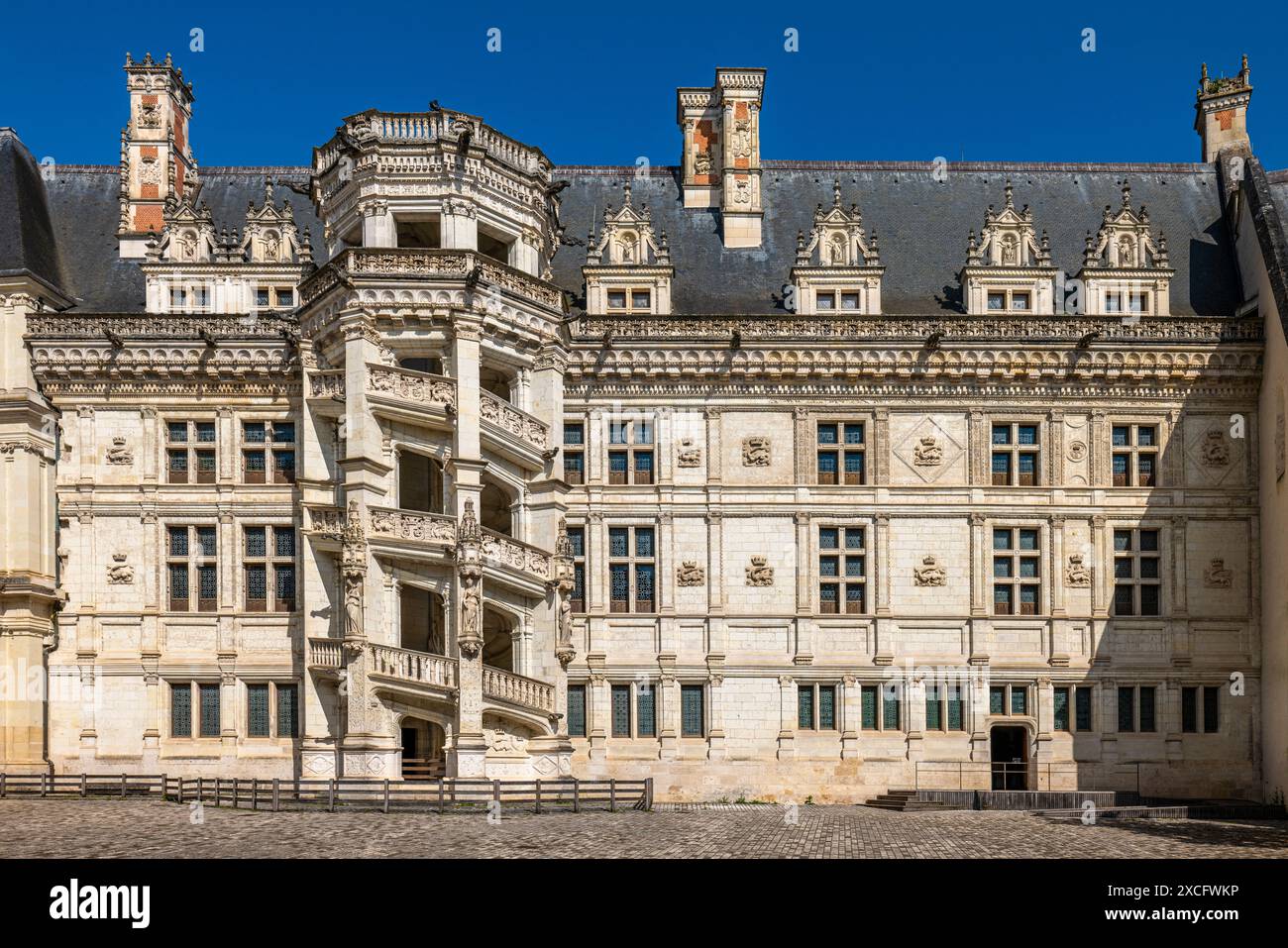SCALA CHATEAU DE BLOIS (9 ° C, 13 ° C, 1498-1503 [LUIGI XII] E 1515-1524 [FRANCOIS I]) BLOIS FRANCIA Foto Stock