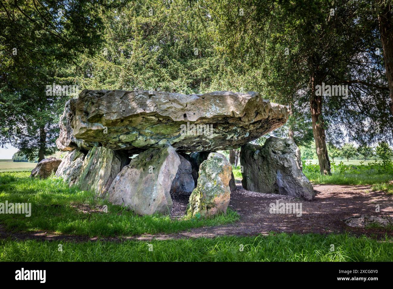 DOLMEN DE METTRAY ( 5000-1800 A.C.) METTRAY FRANCIA Foto Stock