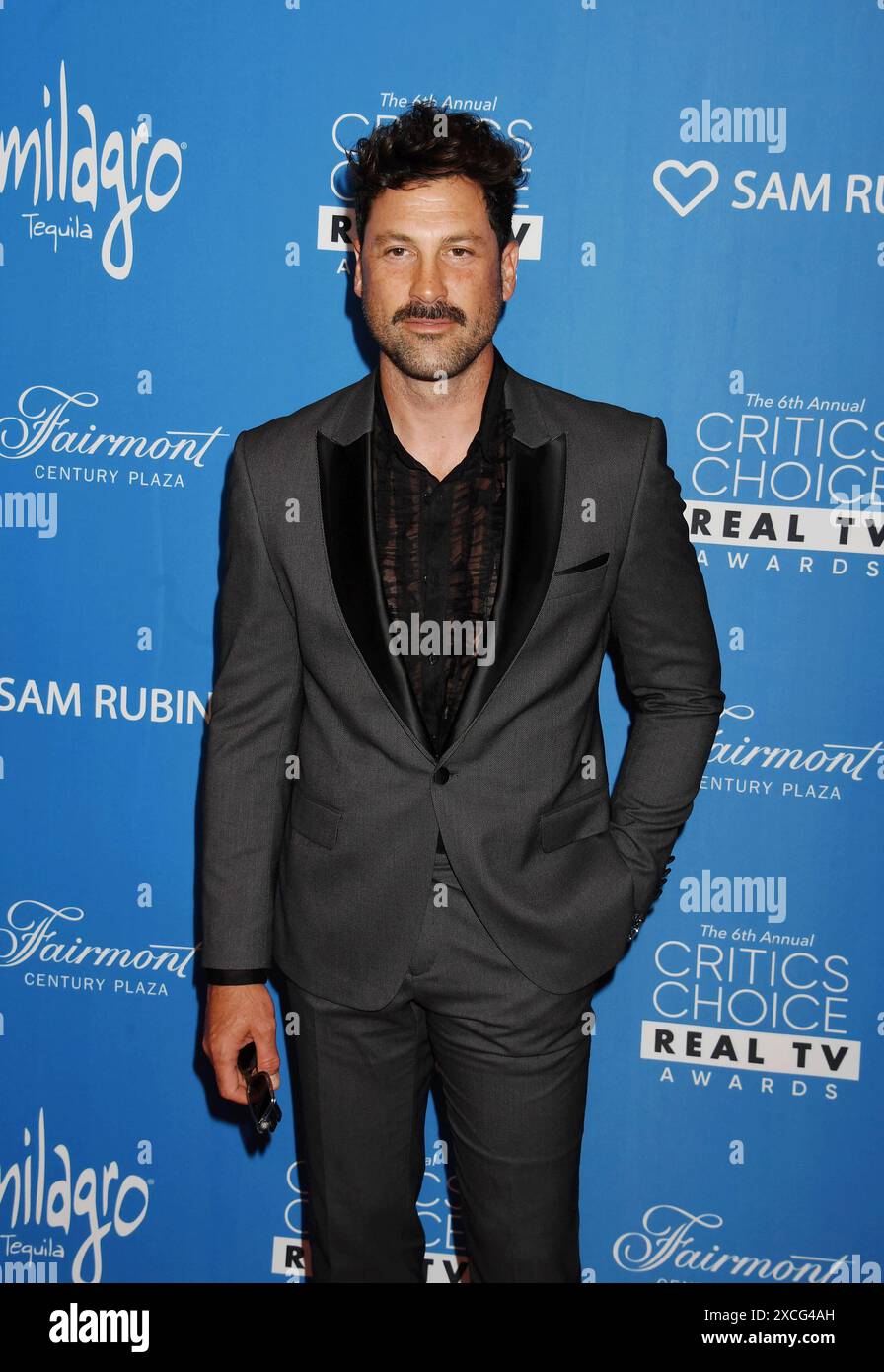 LOS ANGELES, CALIFORNIA - 15 GIUGNO: Maksim Chmerkovskiy partecipa al sesto Annual Critics Choice Real TV Awards al Fairmont Century Plaza il 15 giugno 20 Foto Stock