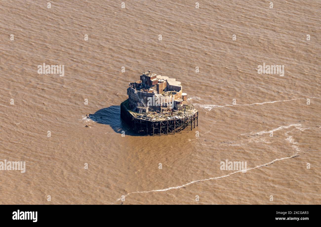 Foto aerea del forte di Bull Sand da 1500 metri circa che mostra la fortificazione della prima e della seconda guerra mondiale nel canale centrale all'ingresso dell'estuario dell'Humber. Torrette a pistola multiple, Foto Stock
