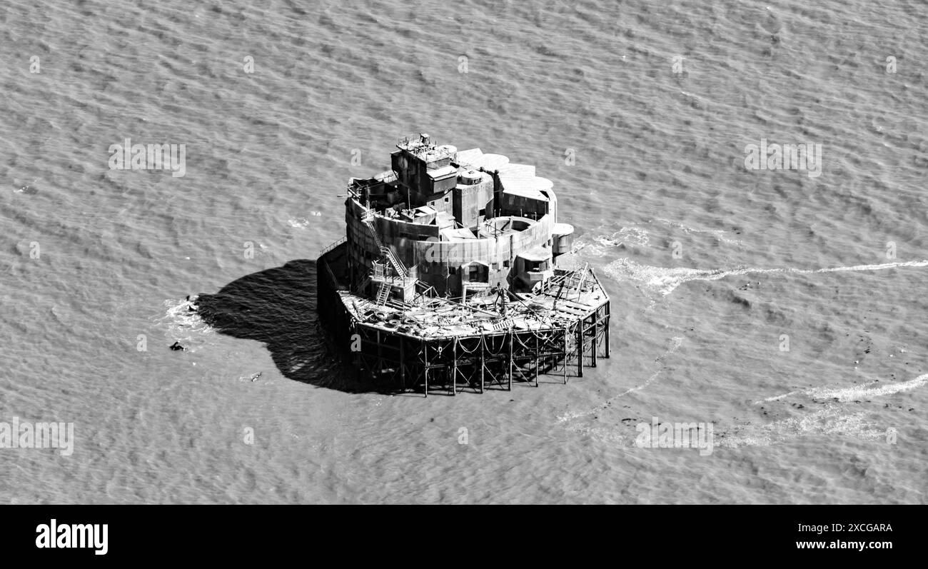 Foto aerea del forte di Bull Sand da 1500 metri circa che mostra la fortificazione della prima e della seconda guerra mondiale nel canale centrale all'ingresso dell'estuario dell'Humber. Torrette a pistola multiple, Foto Stock
