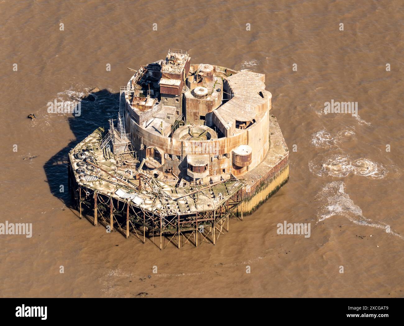 Foto aerea del forte di Bull Sand da 1500 metri circa che mostra la fortificazione della prima e della seconda guerra mondiale nel canale centrale all'ingresso dell'estuario dell'Humber. Torrette a pistola multiple, Foto Stock