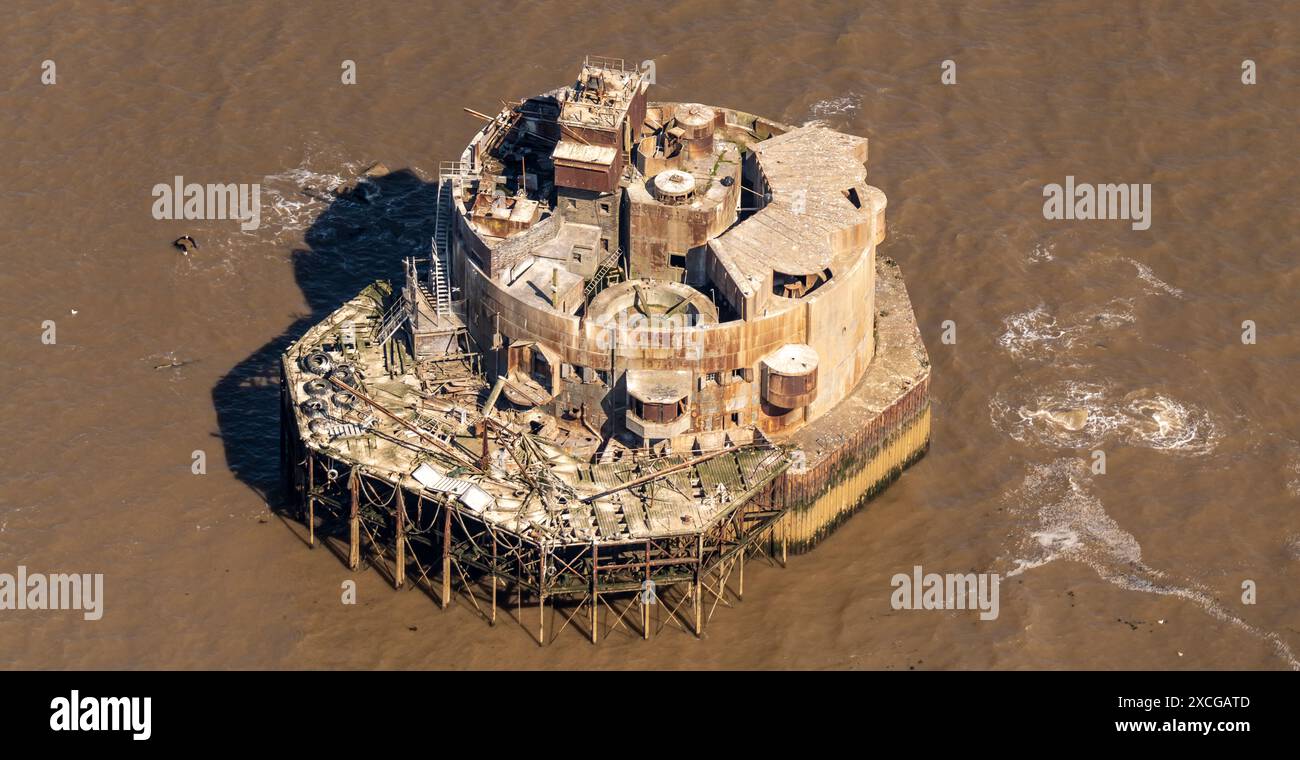 Foto aerea del forte di Bull Sand da 1500 metri circa che mostra la fortificazione della prima e della seconda guerra mondiale nel canale centrale all'ingresso dell'estuario dell'Humber. Torrette a pistola multiple, Foto Stock
