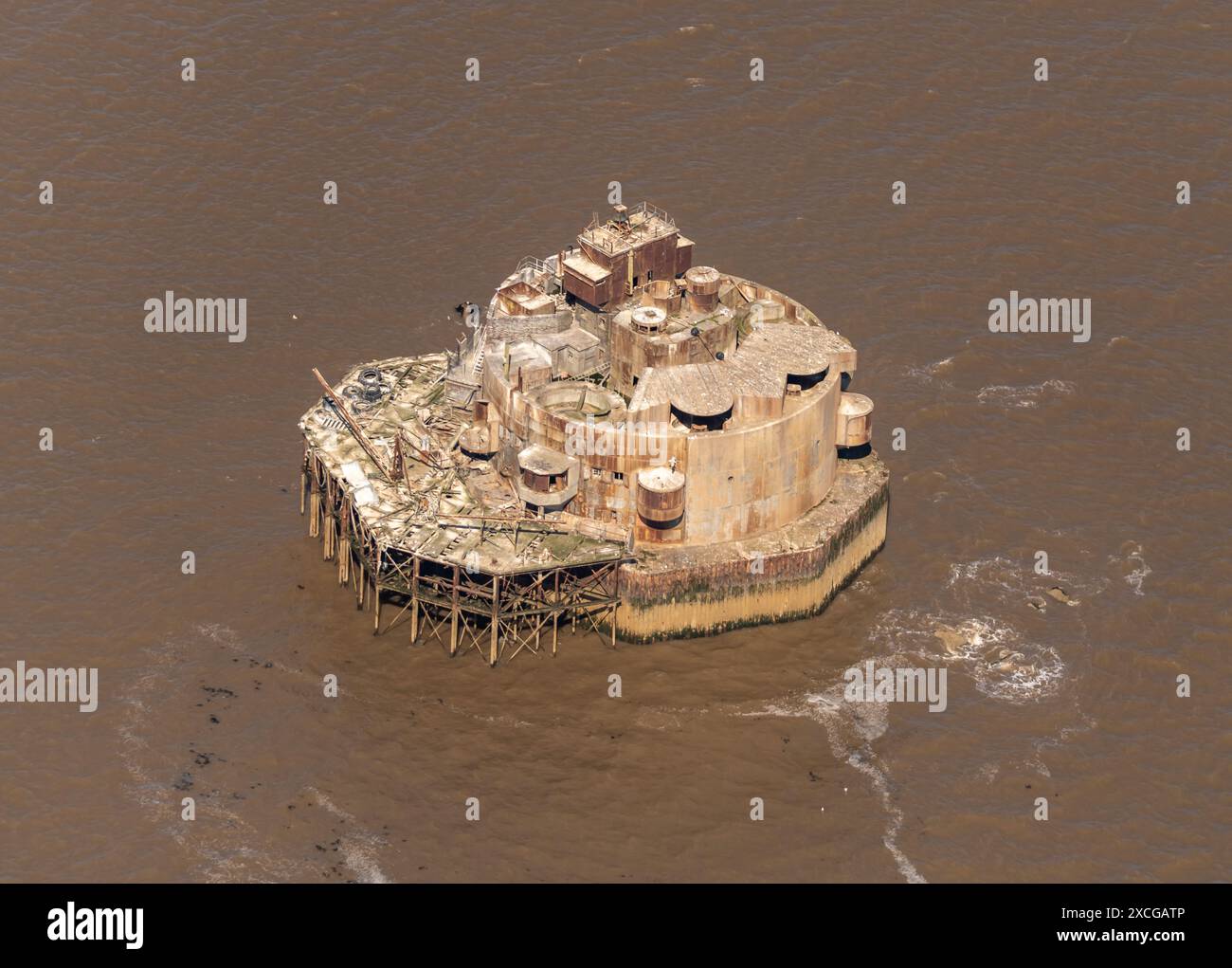 Foto aerea del forte di Bull Sand da 1500 metri circa che mostra la fortificazione della prima e della seconda guerra mondiale nel canale centrale all'ingresso dell'estuario dell'Humber. Torrette a pistola multiple, Foto Stock