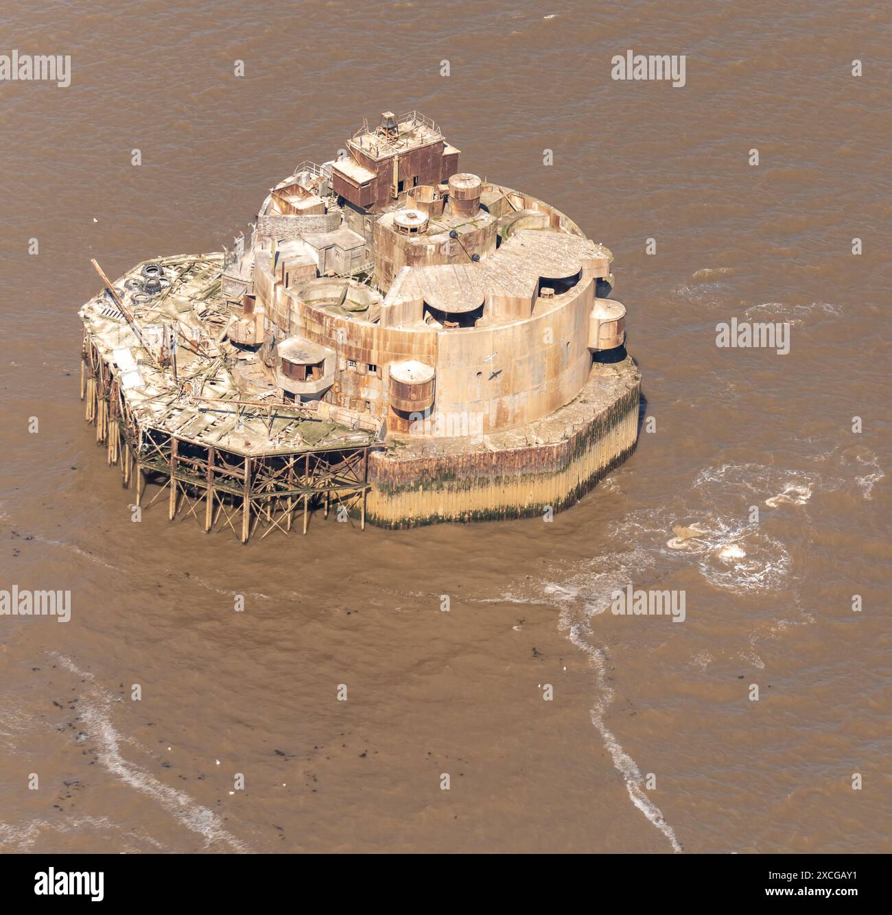 Foto aerea del forte di Bull Sand da 1500 metri circa che mostra la fortificazione della prima e della seconda guerra mondiale nel canale centrale all'ingresso dell'estuario dell'Humber. Torrette a pistola multiple, Foto Stock