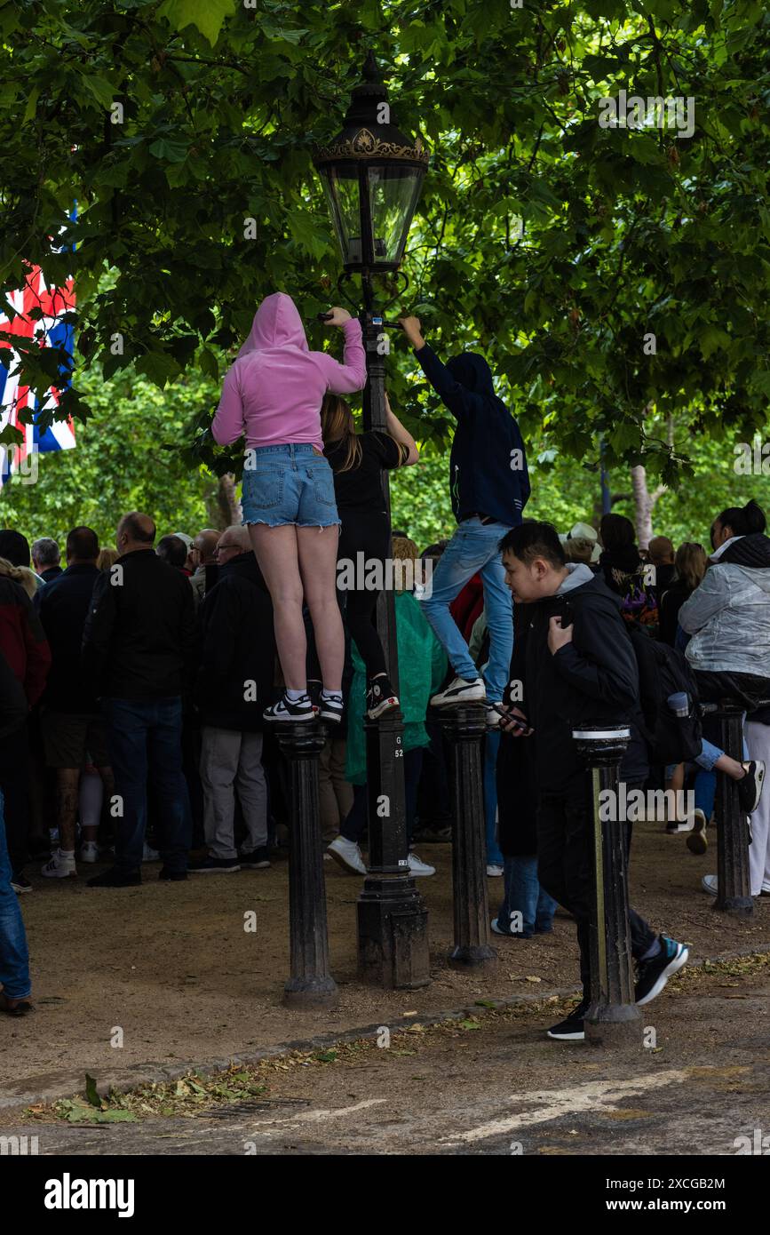 Londra, in occasione del Trooping of the Colour del Kings Birthday 2024 Foto Stock