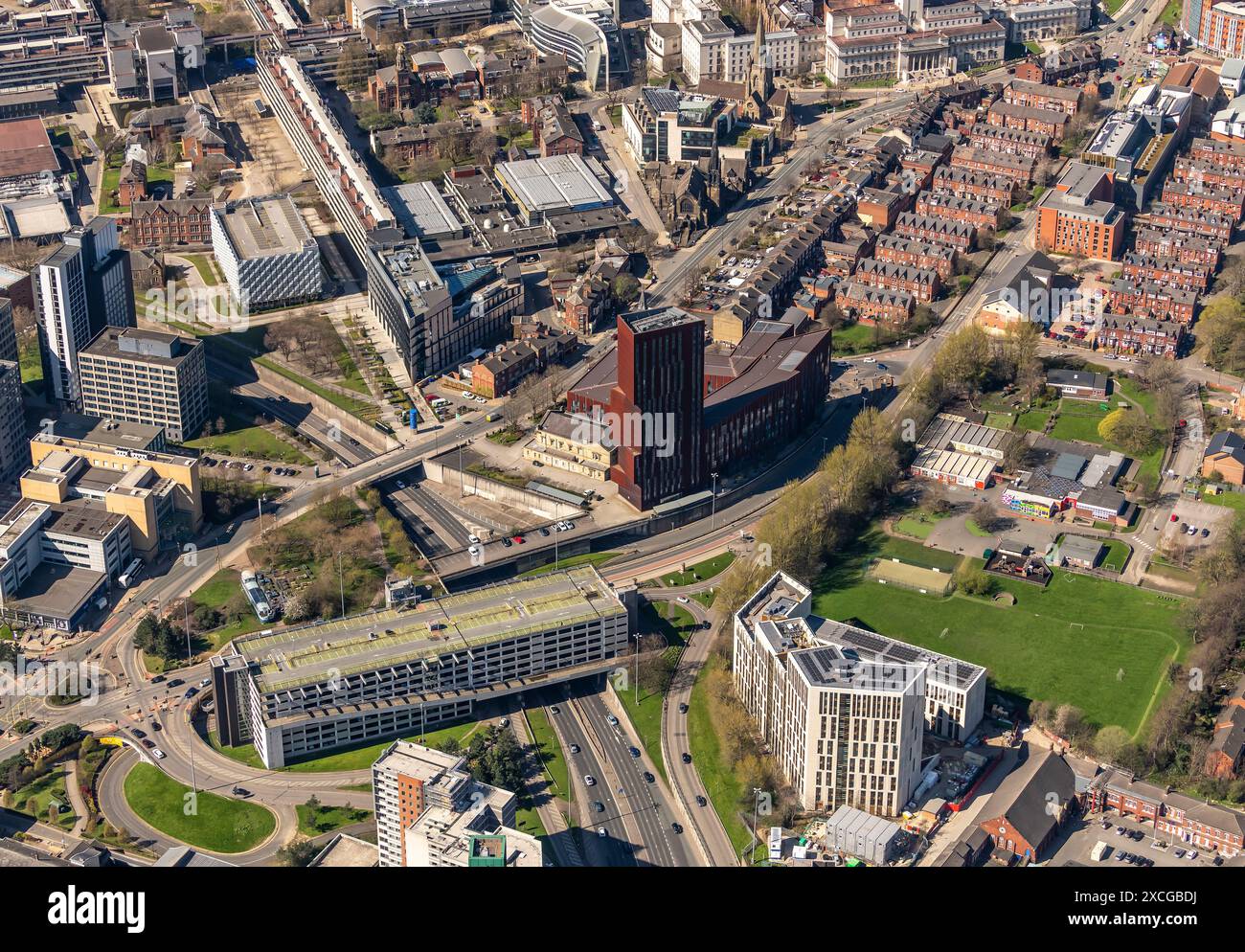 Foto aerea del centro di Leeds, centrata sulla Broadcasting Tower nell'area dell'università, foto scattata da 1500 metri circa Foto Stock