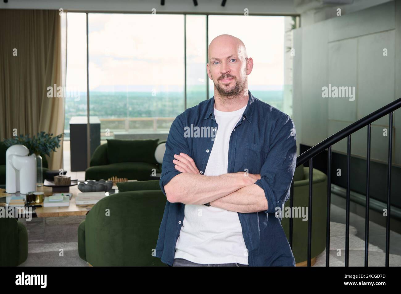 James Watt, fondatore di BrewDog, nella sua casa di Londra, prima del lancio di Social Tip, una nuova piattaforma di app progettata da Watt per premiare le persone per aver pubblicato dei marchi che amano. Data di pubblicazione: Lunedì 17 giugno 2024. Foto Stock