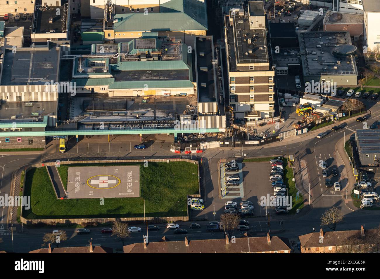 Foto aerea del Liverpool Aintree University Hospital da 1500 metri che mostra i lavori di costruzione in corso Foto Stock