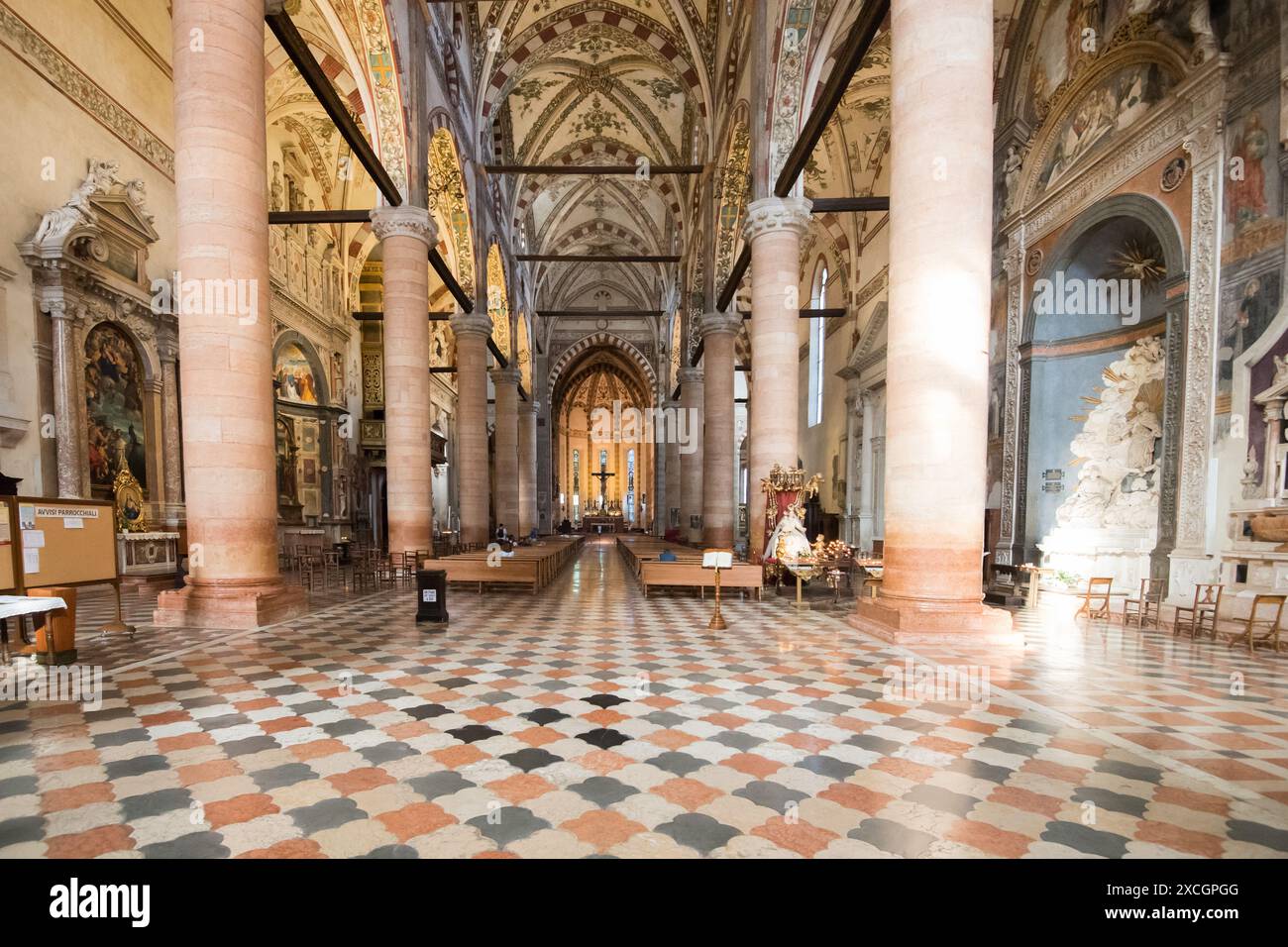 Basilica gotica di Santa Anastasia (Basilica di Santa Anastasia) bulit XIII-XV secolo nel centro storico di Verona, provincia di Verona, Veneto, IT Foto Stock