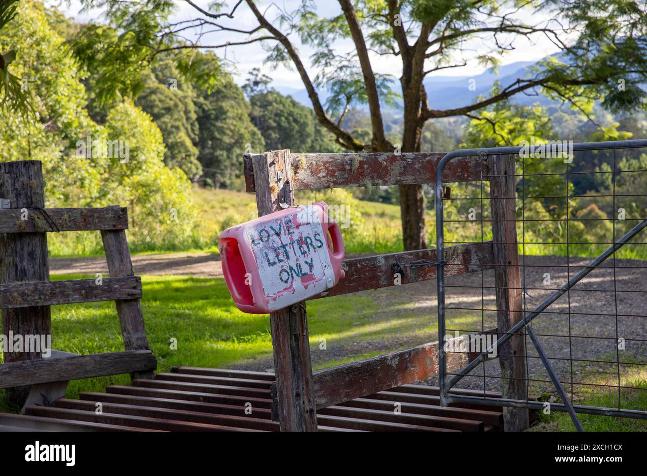 Mailbox letterbox Australia Watering può essere utilizzato per la casella postale con lettere Love scritte solo scherzosamente sul lato Foto Stock