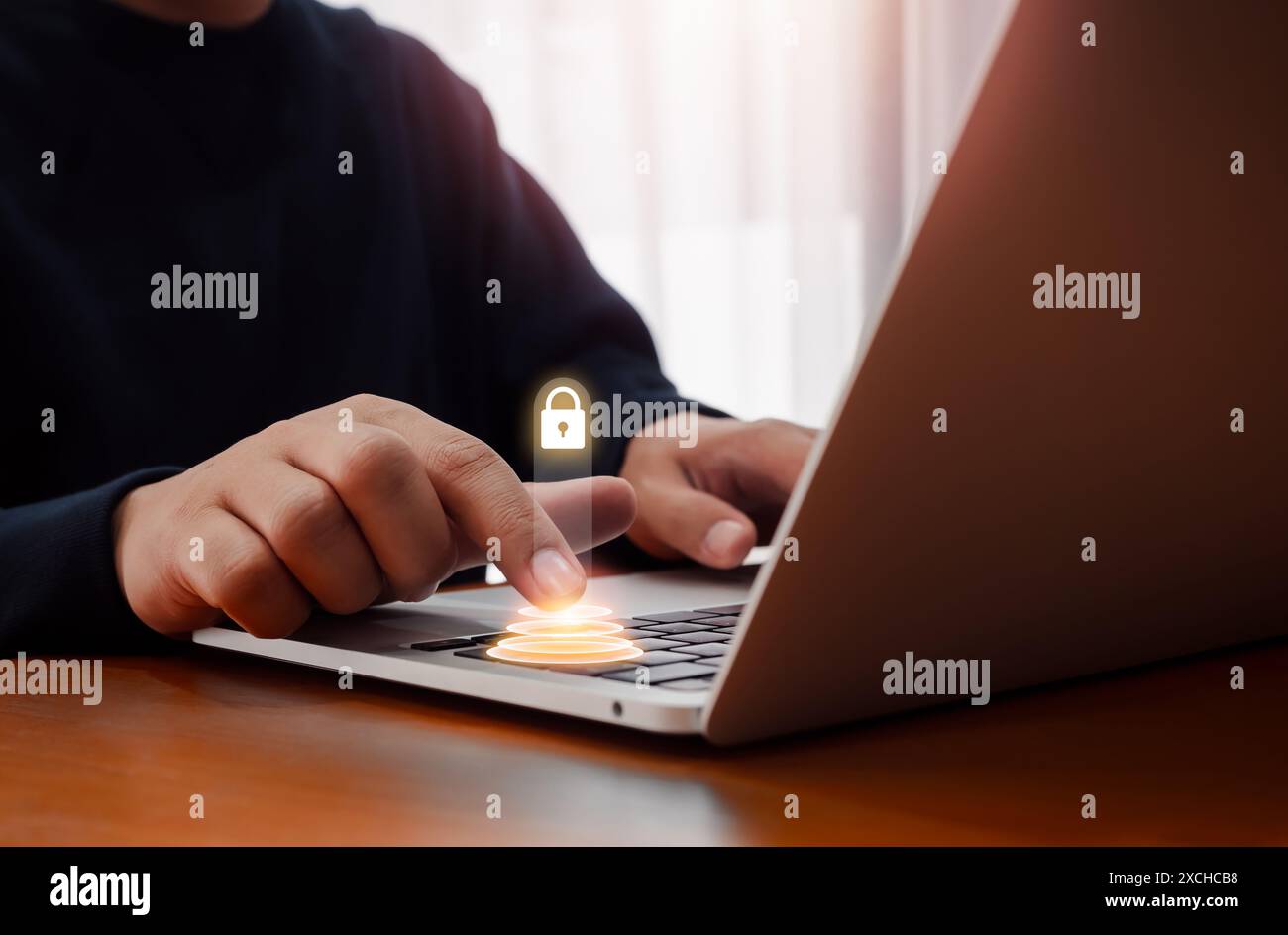 Tecnologia di sistema Cyber-Secure, scansione delle impronte digitali, sicurezza della rete Internet, concetti di protezione dei dati personali. Ologramma dell'icona del lucchetto di sicurezza della cibersicurezza Foto Stock