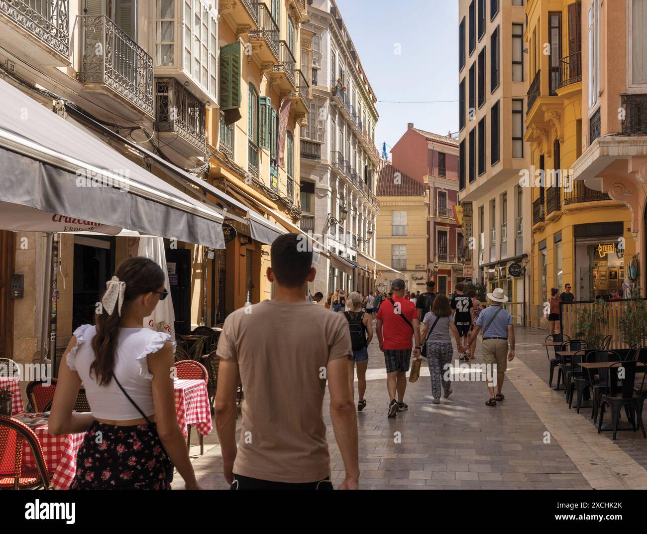 Malaga, Costa del Sol, Provincia di Malaga, Andalusia, Spagna meridionale. Calle Granada nel cuore della città vecchia. Foto Stock