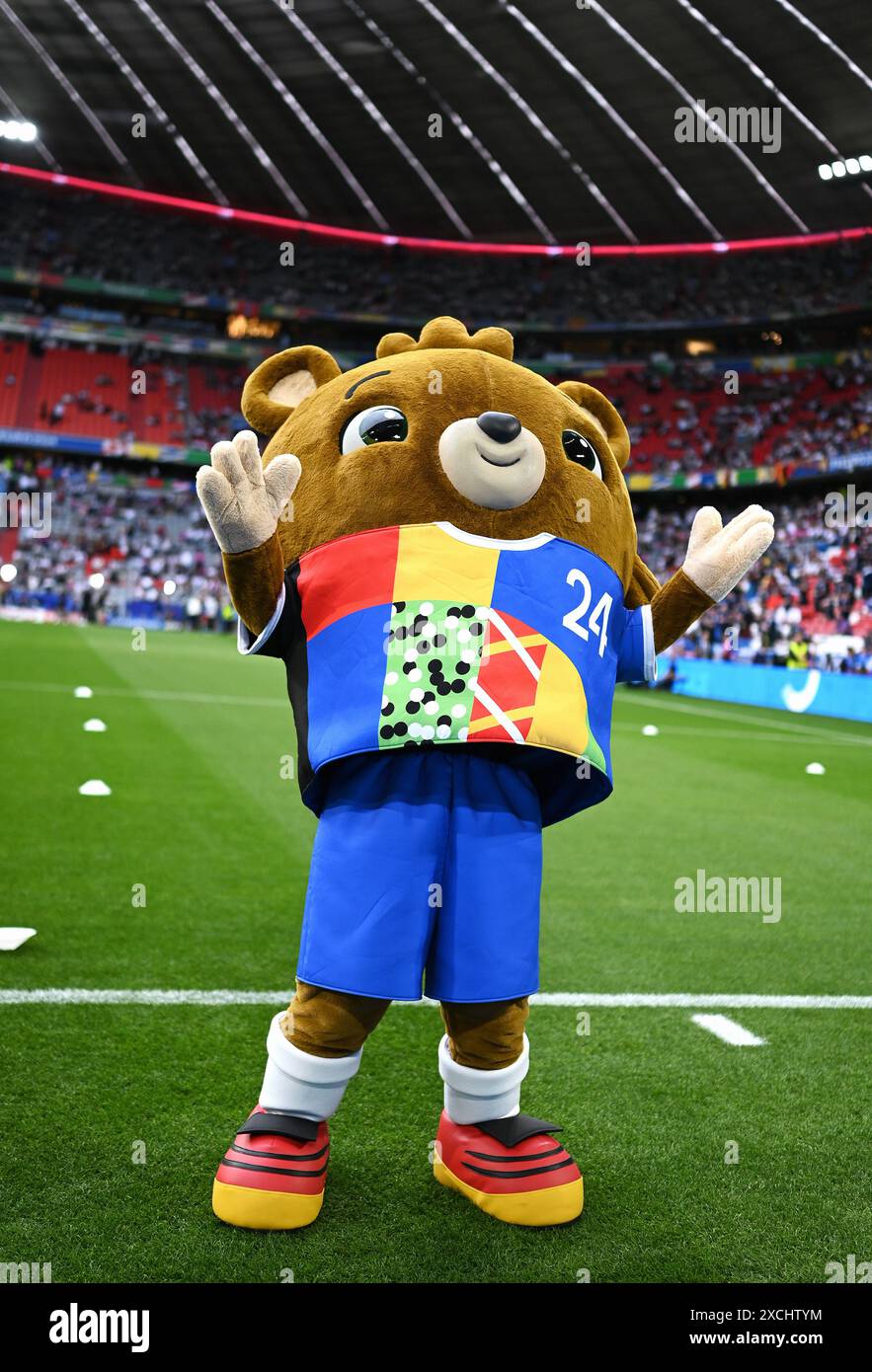 Fussball, Europameisterschaft, EURO 2024, gruppo A, Allianz Arena MŸnchen: Deutschland - Schottland; Maskottchen AlbŠrt. Foto Stock