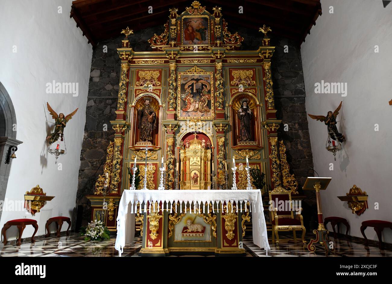 Vilaflor de Chasna, Santuario del Santo Hermano Pedro. Pala d'altare. Tenerife, provincia di Santa Cruz de Tenerife, Isole Canarie, Spagna. Foto Stock